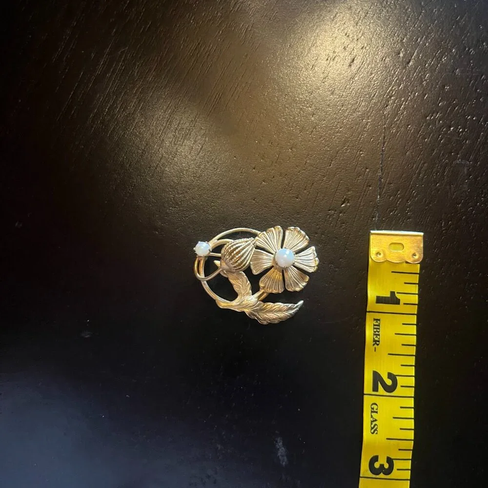 Vintage Matte Gold Tone Floral Brooch with Faux Pearl Accents
